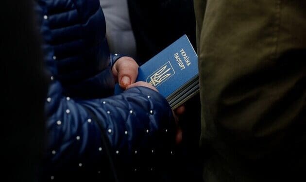 Чинники (не)повернення: чому українці залишаються за кордоном під час війни та можуть не повернутися після?