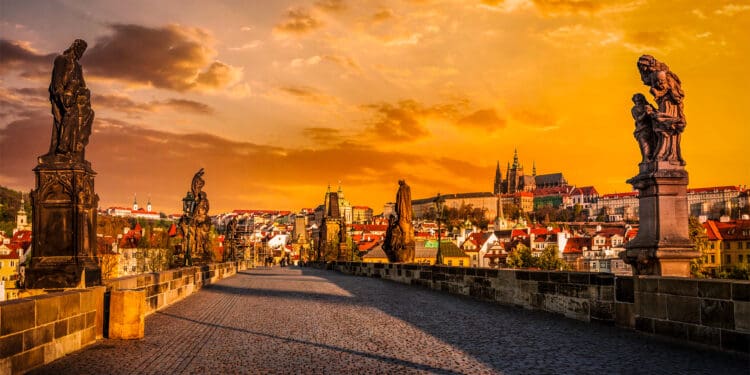 Чехія допоможе українським біженцям, які захочуть повернутись – президент підписав закон