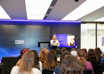 Українка створила спільноту з пошуку роботи в ІТ для українців у Великій Британії. Як їй це вдалося