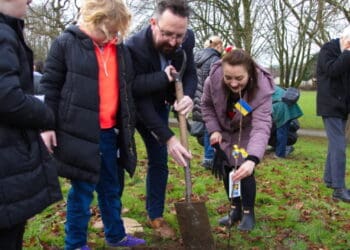 В Уельсі українські біженці висадили сад подяки