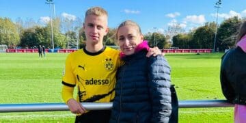«Раніше не бачила такого». Мати футболіста Боруссії Юлія Кревсун — про дортмундських фанів, сина та життя в Німеччині