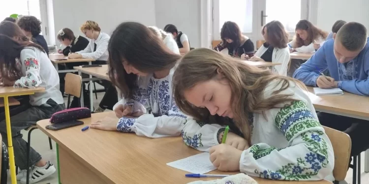 Польський генерал: ми щасливі, що українці є в Польщі, але виїзд з України 8 мільйонів людей — це божевілля