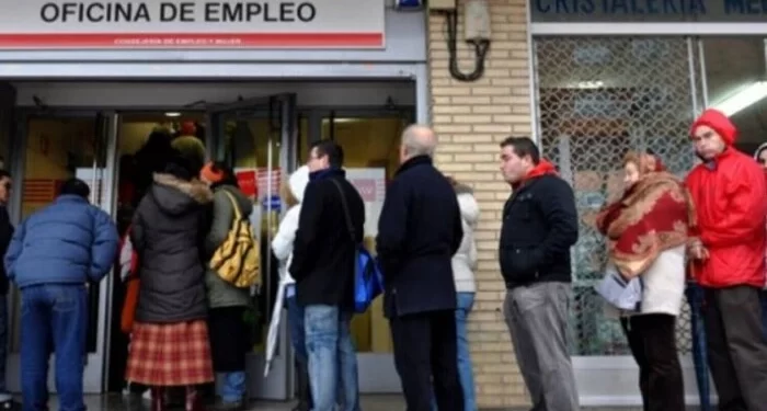 Шанс на роботу для усіх іноземців: уряд Іспанії схвалив міграційну реформу