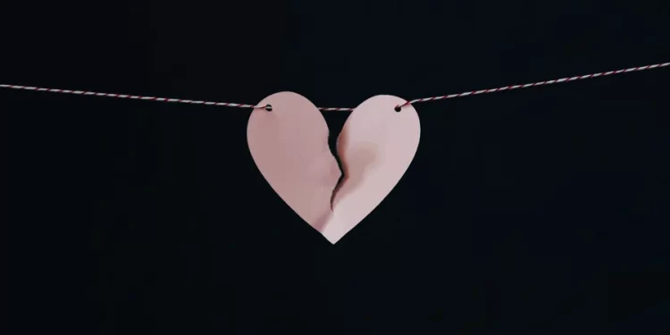 Розлучення українців за кордоном: які є способи і куди звертатися