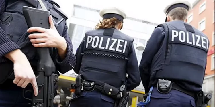 Низка німецьких шкіл отримали погрози про замінування