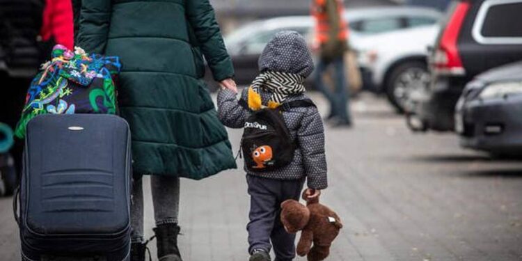 «Дуже невтішні тенденції»: чому українські біженці залишаються за кордоном