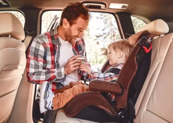 Нові правила щодо дитячих автокрісел в ЄС: що змінилося для батьків