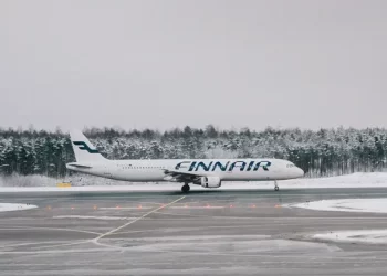Популярна авіакомпанія ЄС скасувала сотні рейсів у грудні: перевірте напрямки