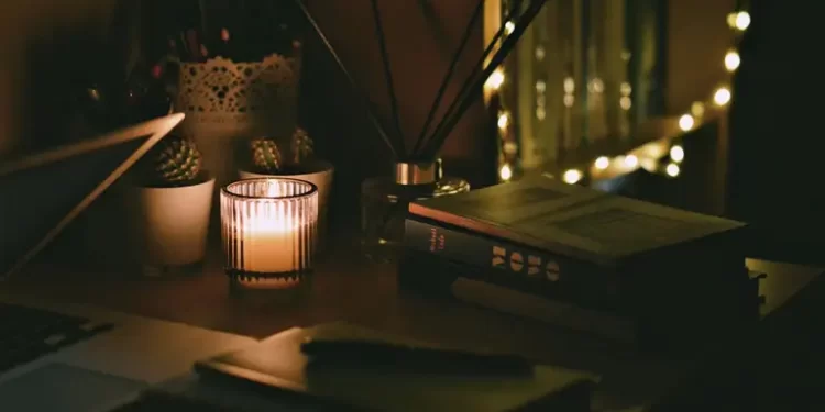 У Британії попередили про відключення світла – закликають запастися свічками та ковдрами