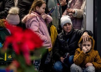 Зменшення виплат і нові дозволи на перебування. Які зміни чекають біженців у 2025 році