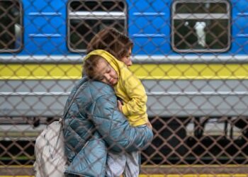 Українські діти у Польщі залишилися без допомоги: про що мова