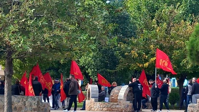 Посольство України в Греції закликає розслідувати напад комуністів на акцію пам’яті жертв Голодомору