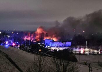 У Вільнюсі обмежено рух транспорту після падіння вантажного літака