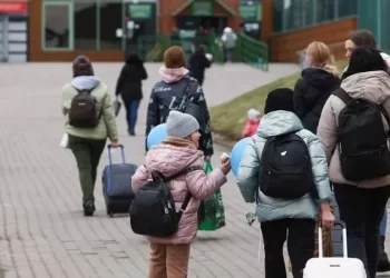 Зеленський обговорив з урядовцями ініціативи для повернення українців з-за кордону