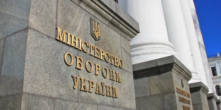 79 тисяч українців за кордоном залучають до автоматичного військового обліку в рамках проєкту Міноборони