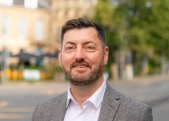 Натякав на секс у переписках. Українські біженки звинувачують топчиновника Шотландії у домаганнях