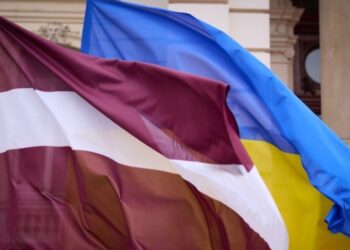 У Латвії працевлаштовані та платять податки понад 10 тисяч українських біженців