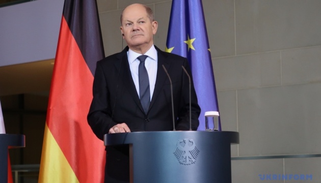 На підтримку українських біженців Німеччина витрачає до €8 мільярдів – Шольц