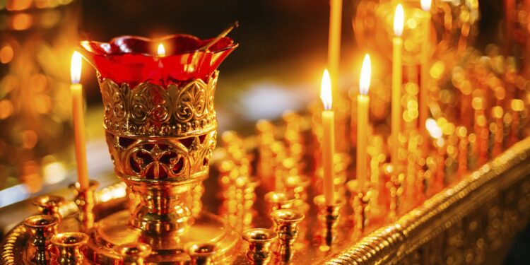 Проросійські олігархи заманюють українців за кордоном у псевдорелігійні осередки