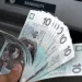 Скільки грошей переказують українці з Польщі: офіційні дані