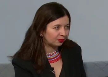 «Українські діти не вчаться писати-читати українською». Лідерка впливової організації діаспорян у Польщі б’є на сполох