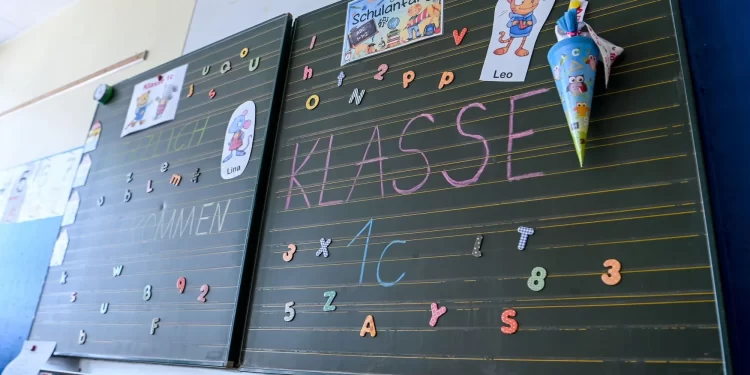 “Батьків садять до в’язниці за прогули дітей”. Українка – про бюрократію в Німеччині, проблеми з гуртками і те, на що вистачає зарплати вчителя