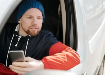 Водіям в Польщі: скільки можна їздити на українських правах