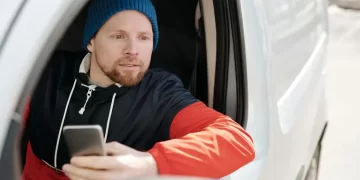 Водіям в Польщі: скільки можна їздити на українських правах