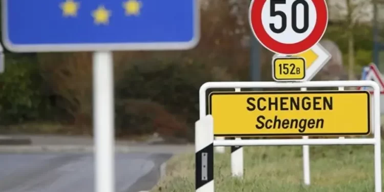 Австрія скасовує вето на приєднання Болгарії та Румунії до Шенгену: що це означає