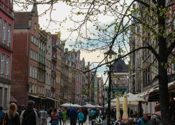 У Польщі запустили нову програму допомоги українським біженцям