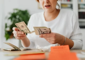 В Європі чи в Україні: де вигідніше міняти валюту