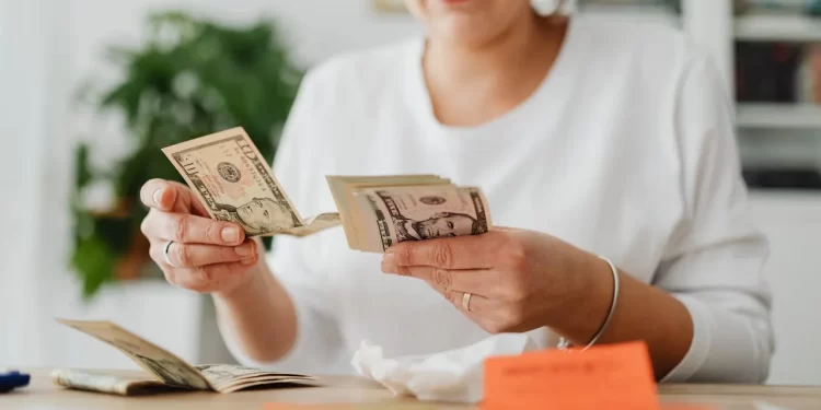 В Європі чи в Україні: де вигідніше міняти валюту