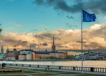 Скільки коштуватиме поїхати в ЄС у 2025 році