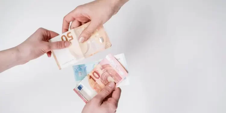 Чи вигідно міняти злотий на євро до Нового року