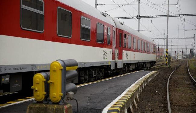 Із України вирушив перший рейс до Братислави з пересадкою у Чопі 