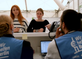 Як українці живуть у колишньому аеропорту “Тегель” у Берліні