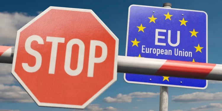 Перетин кордону ЄС: Які нові правила в’їзду до країн Шенгену запровадять у 2025