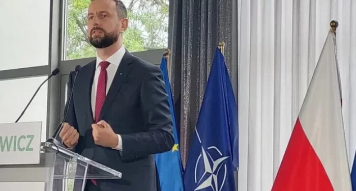 Поляки розчаровані поведінкою заможних українців – міністр оборони Польщі