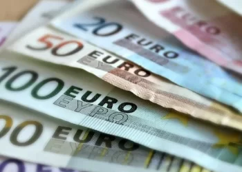 Виплати в Німеччині: У яких випадках українцям можуть зменшити розмір грошової допомоги