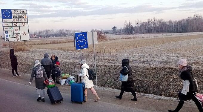 У ЄС роз’яснили, чи мають право українці з тимчасовим захистом їздити у “відпустку” в Україну