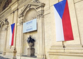 Захист українців та відмова в громадянстві росіянам: у Чехії закон Lex Ukrаjina передали на підпис президенту