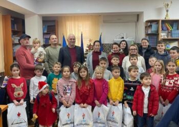 Союз українців Румунії вручив подарунки майже 8 тисячам дітей, які вивчають українську мову