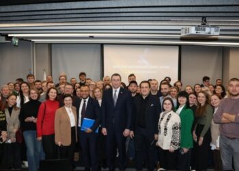 Чернишов зустрівся з українцями та лідерами українських організацій у Варшаві