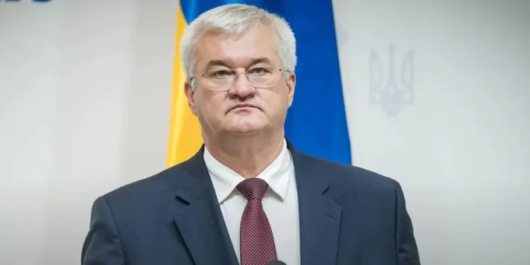 Порівняли з Дією. Сибіга заявив про масштабне розширення цифрових консульських послуг для українців за кордоном