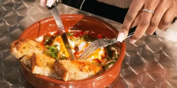«Змінюється завдяки українцям». Фудблогерка Gastroberlin про те, де шукати борщ у Берліні, та найцікавіші ресторани від українців