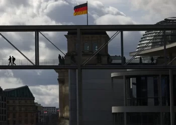 Робота для українців в Німеччині: Хто може працевлаштуватись, де шукати вакансії та які види підтримки існують