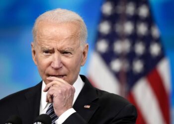 Лісові пожежі у США посилилися, Байден скасував візит до Італії через стихію