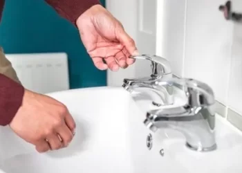 Чудернацька Англія: чому в країні два окремих крани для води