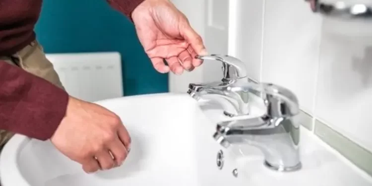 Чудернацька Англія: чому в країні два окремих крани для води