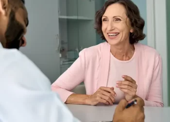 Як оформити медичне страхування в Польщі і які послуги безкоштовні для українців